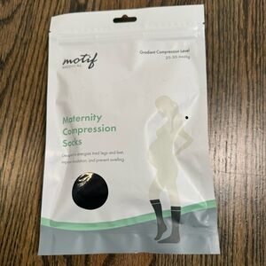 Motif Medical Maternity Compression socks size medium NWT